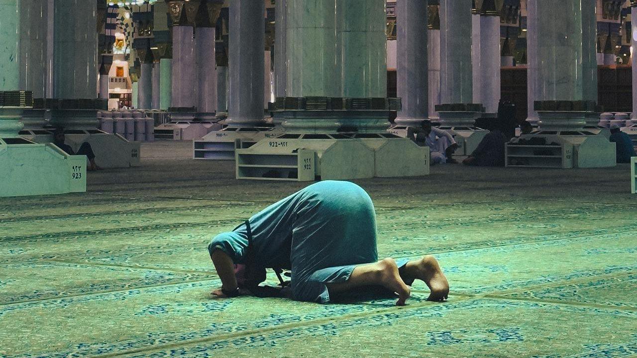 Lailatul Qadr : Malam Lebih Baik dari 1000 Bulan